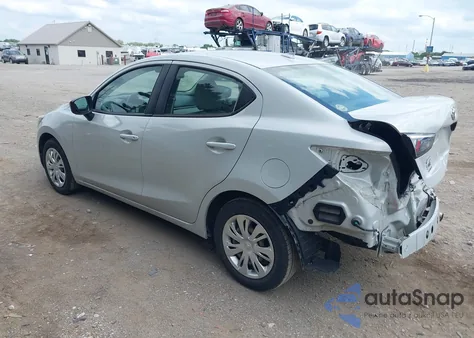 2019 Toyota Yaris L z USA, uszkodzony, nr VIN 3MYDLBYV0KY525011